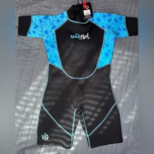 NWT. Urban Beach Junior Shorty Wetsuit - Black and Blue. Chest 30”